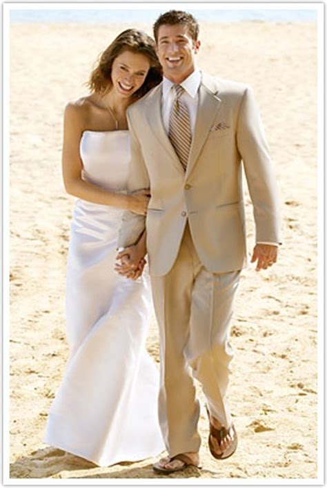 Everything to Know About Beach Wedding Attire for Men and Women