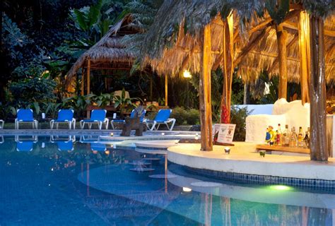 beach hotels limon costa rica