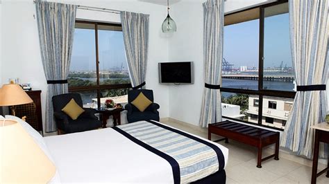 beach luxury hotel karachi website