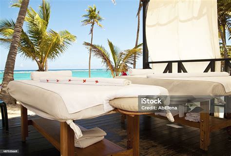 beach massage setting