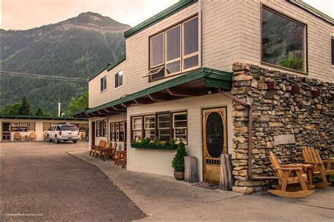bear mountain motel waterton