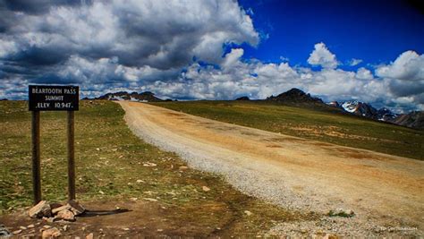 beartooth pass summit location