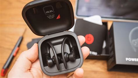 beats wireless earbuds how to connect