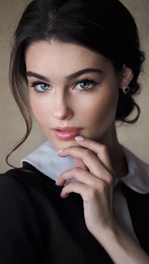 27 Girls With The Most Beautiful Eyes In The World ZestVine