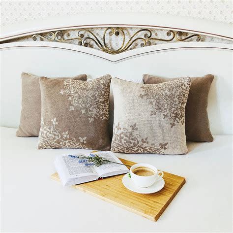 Popular Bed Decorative Pillow Set With Low Budget