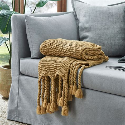 Bed And Bath Chunky Throw