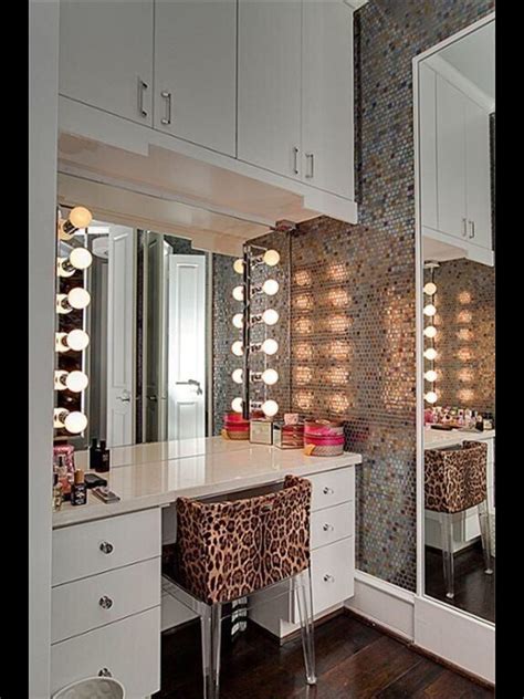 Tiptiper Make up Vanity Set with Lighted TriFolding Mirror, Vanity