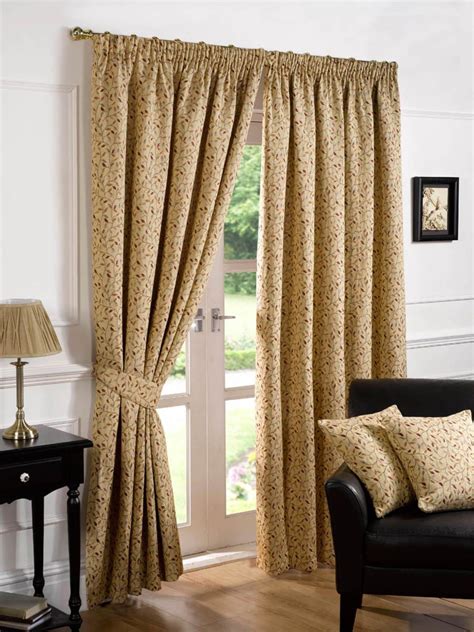 bedroom curtains for small rooms
