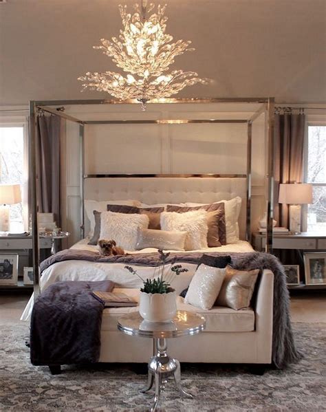 Bedroom With Extra Decor Idea