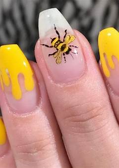 Bee Acrylic Nail Designs: Buzz-Worthy Nail Art Trend In 2023