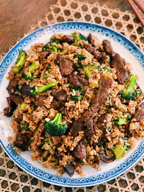Mongolian Beef Broccoli "Rice" Bowls {Quick, Easy Recipe}