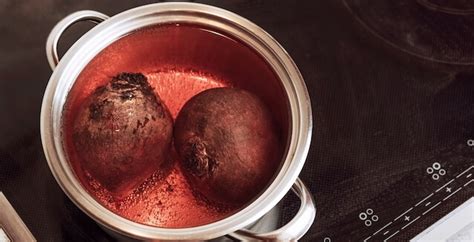 beetroot cooking with spices
