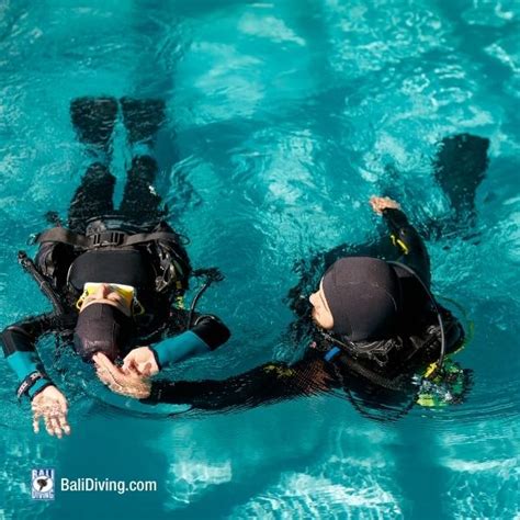 Beginner scuba training