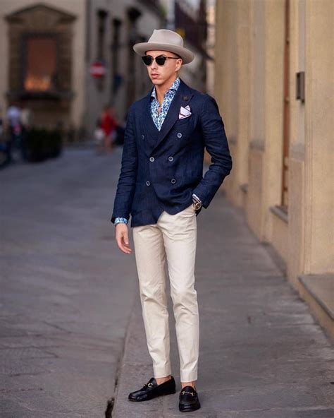 Beige Pants Outfit For Men: Look Trendy In 2023