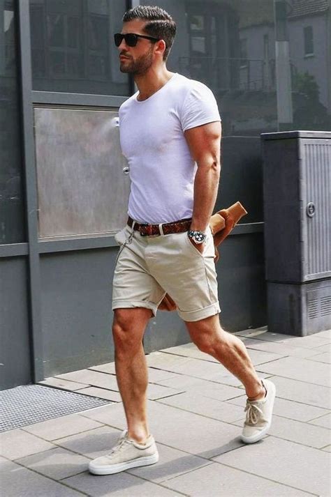 beige shorts outfit mens