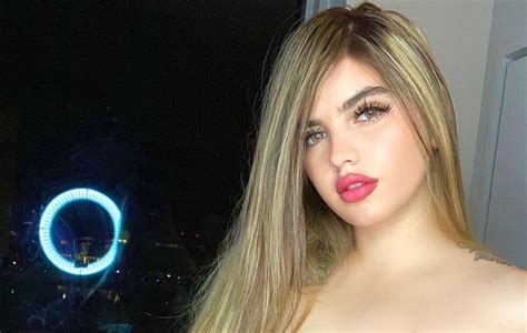 bella ely onlyfans la