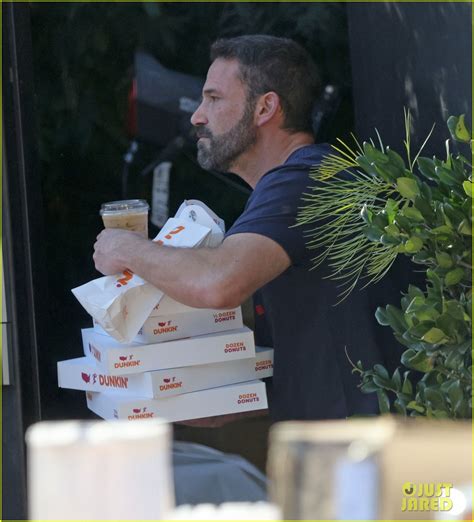 ben affleck dunkin donuts girl