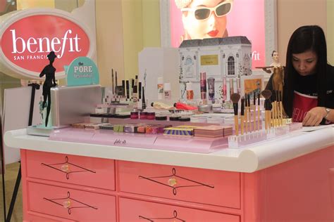 benefit cosmetics intern