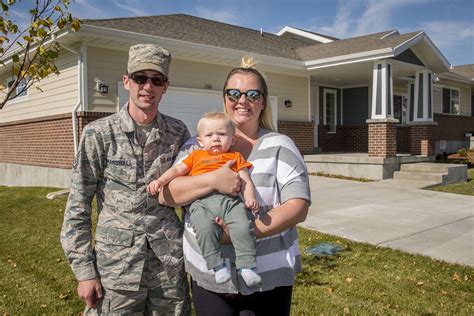 benefits of military housing