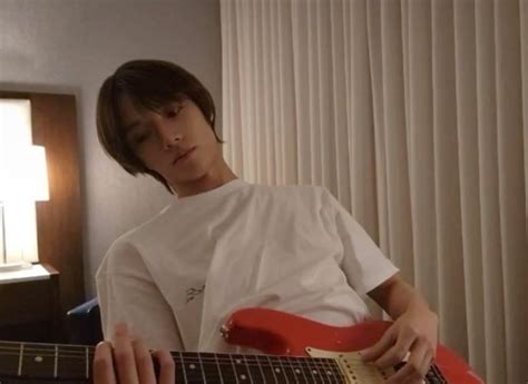 Beomgyu Guitar Boyfriend Material