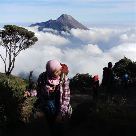 berapa lama mendaki gunung merbabu