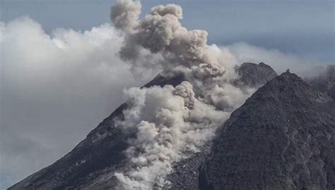 berita meletusnya gunung merapi