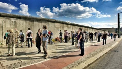Booking the Berlin Wall Tour