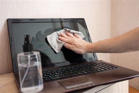 bersihkan laptop dari air