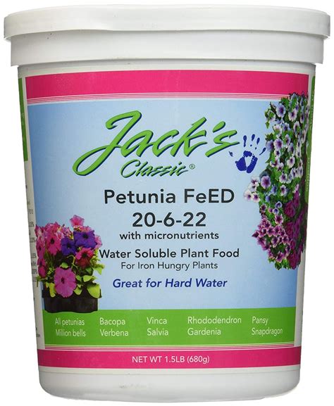 10 Best Petunia Fertilizers That Will Produce Fantastic Flowers