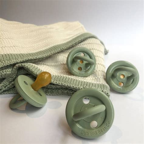 Natural Rubber Soother Dummies pck 2 Round Small 03 mths Natures