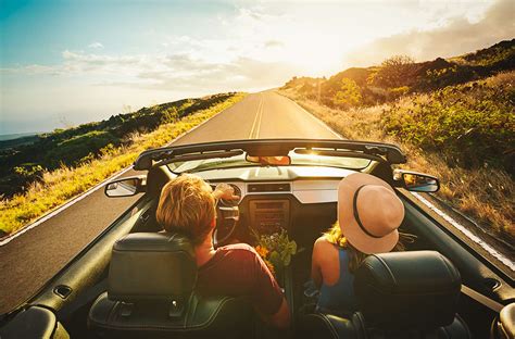 21 Best Road Trip Essentials For Couples (2022 Guide)