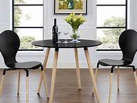 So what is the best shape of dining table for a small space? First, you
