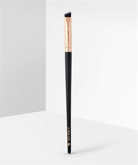 Best Angled Eyeshadow Brush