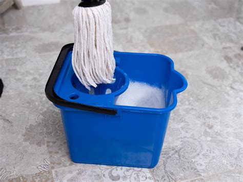 Best Cleaning Solution For Spin Mop
