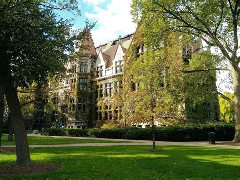 best colleges in chicago area