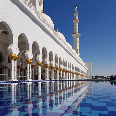best day to visit grand mosque abu dhabi
