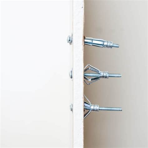 best drywall anchors for heavy mirror