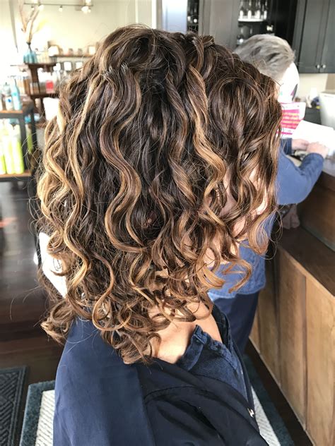  79 Popular Best Hair Cut For Curly Hair Near Me For Bridesmaids