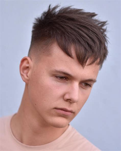 Best Haircut For Round Face Teenage Boy