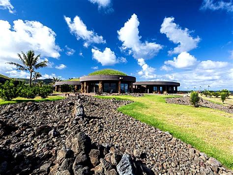 best hotels easter island