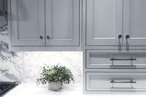 Best Knobs For Grey Kitchen Cabinets
