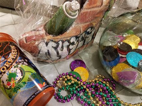 Best Mardi Gras Throws