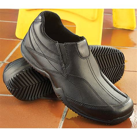 best men's slip resistant shoes