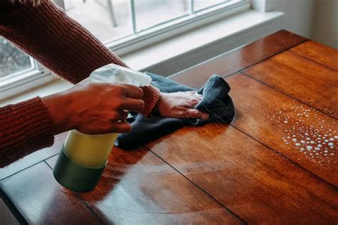 Best Method To Clean Kitchen Table