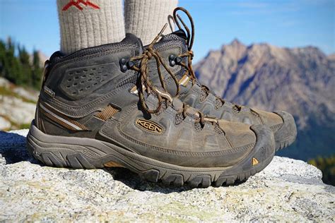 13 Best Hiking Boots for Women 2018