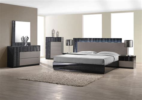 Best Modern Bedroom Set