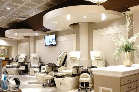 Top 10 Nail Salons in Las Vegas for Beautiful and Chic Nails: Your Ultimate Guide