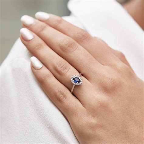 best place to buy sapphire engagement ring