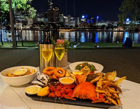 best places in brisbane for christmas lunch