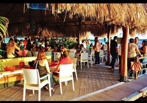 best places to eat in oranjestad aruba